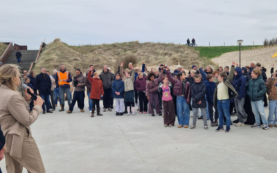 Gemeente Schagen opende samen met Landal en inwoners het nieuwe ontmoe­tings­plein aan de Strandweg